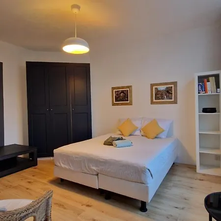 Homestay The Lilly House Rotterdam