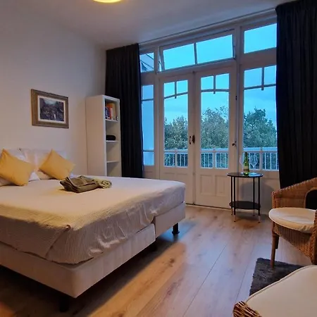 The Lilly House * Rotterdam